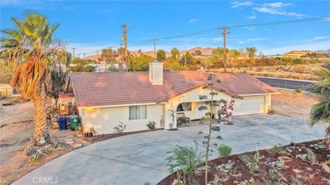 Photo of 7685 Hilton AVE, Yucca Valley, CA 92284 (MLS # HD26160237)