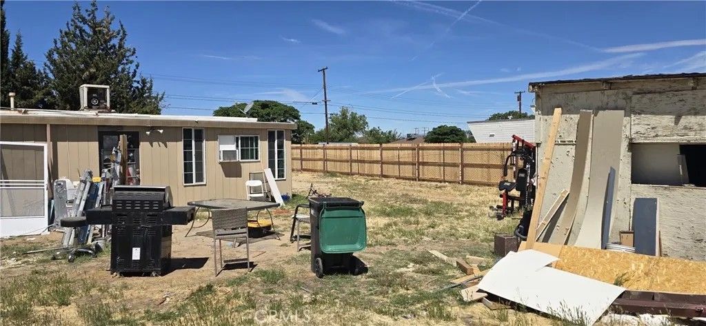 Photo of 43310 Fairglen Road, Lancaster, CA 93535 (MLS # SR26088256)