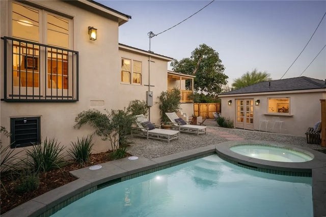815 Cresthaven, Los Angeles