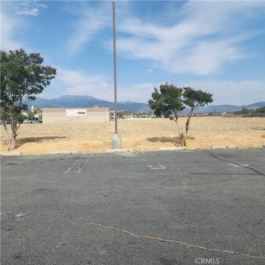 Photo of 0 E Commonweaith, San Jacinto, CA 92583 (MLS # OC25150648)