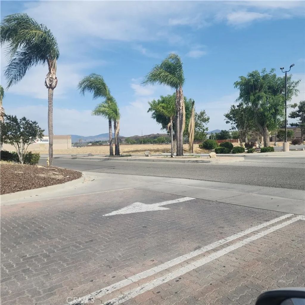 Photo of 0 E Commonweaith, San Jacinto, CA 92583 (MLS # OC25150648)