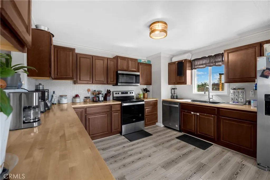 7525 Sherman Hoyt Ave.