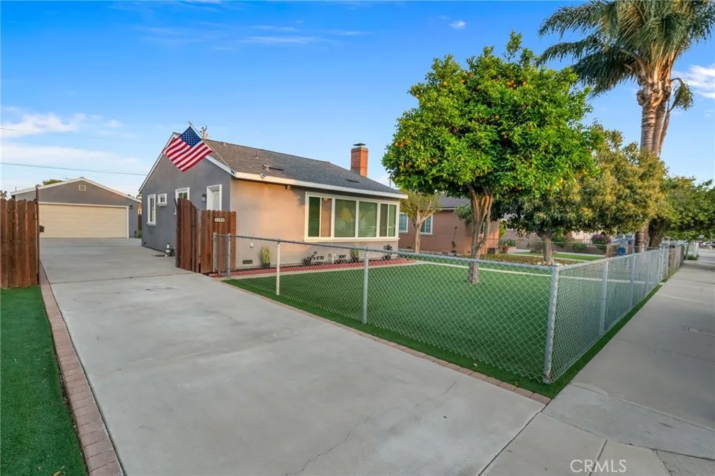 2260 Kathryn Ave