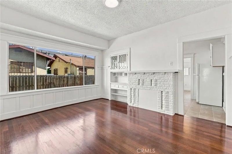 338 W 74th