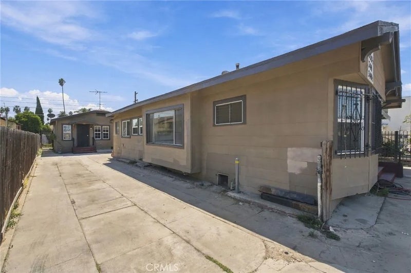 338 W 74th