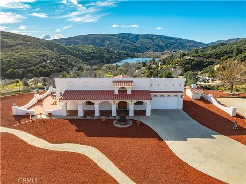 Photo of 43738 Mountain View Rd, Lake Hughes, CA 93532 (MLS # SR26035374)