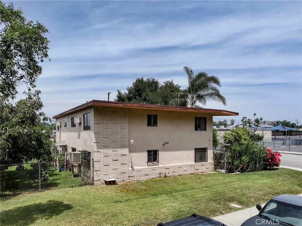 Photo of 1011 W 8th St, Pomona, CA 91766 (MLS # CV26091397)