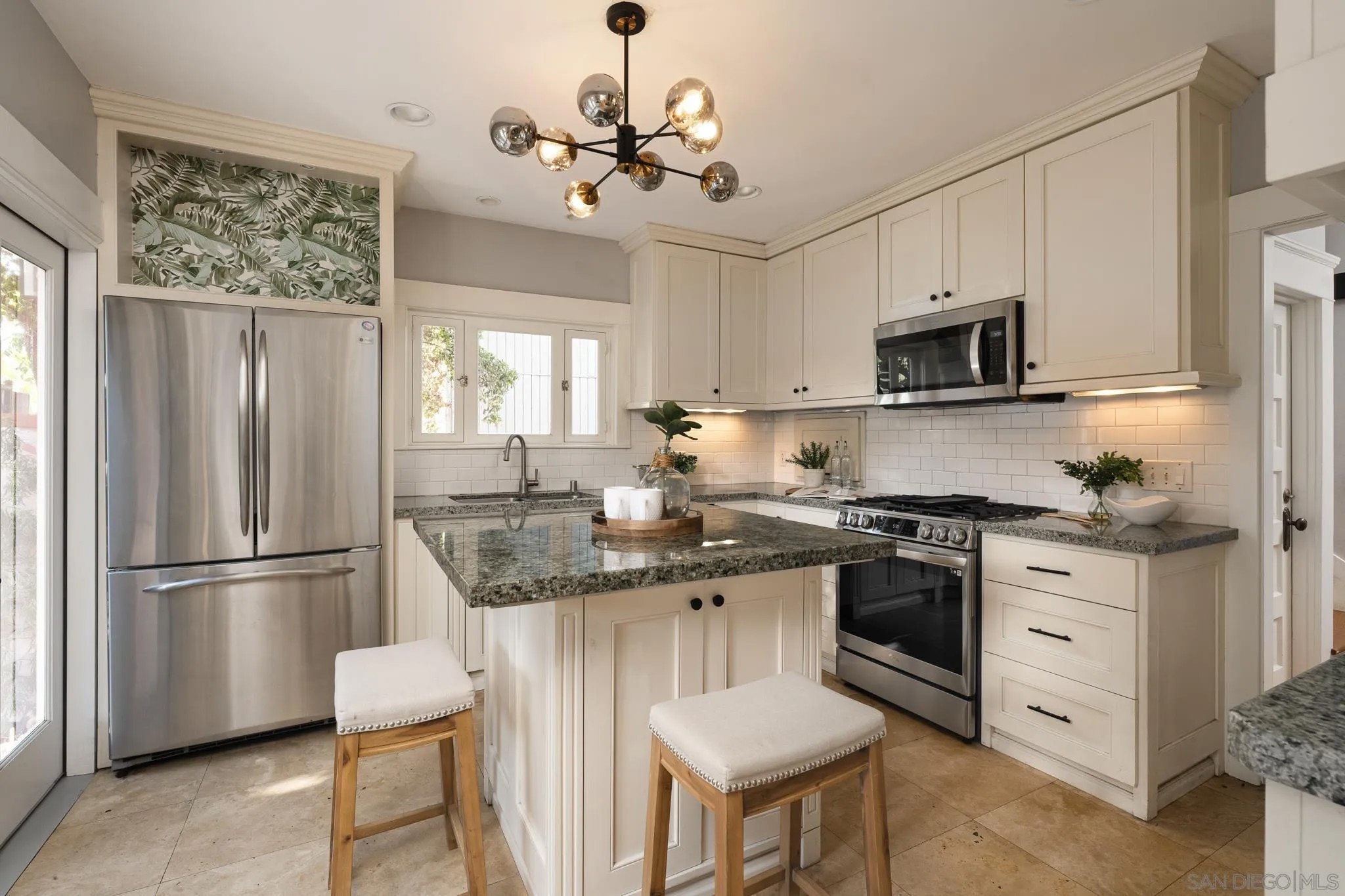 1426 Edgemont St.