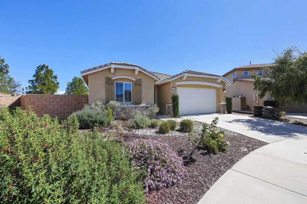 Photo of 37520 River Oats Lane, Murrieta, CA 92563 (MLS # NDP2602756)