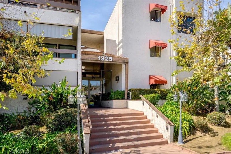 1325 Valley View Road 105