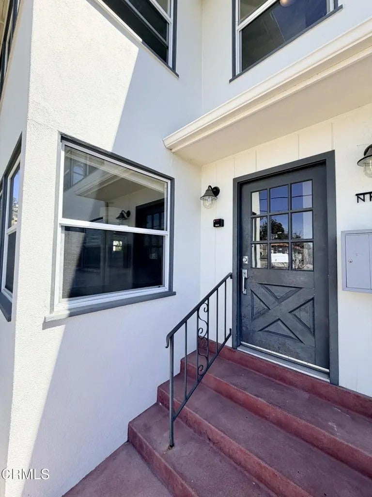 Photo of 102 N Kalorama Street #1, Ventura, CA 93001 (MLS # V1-38488)