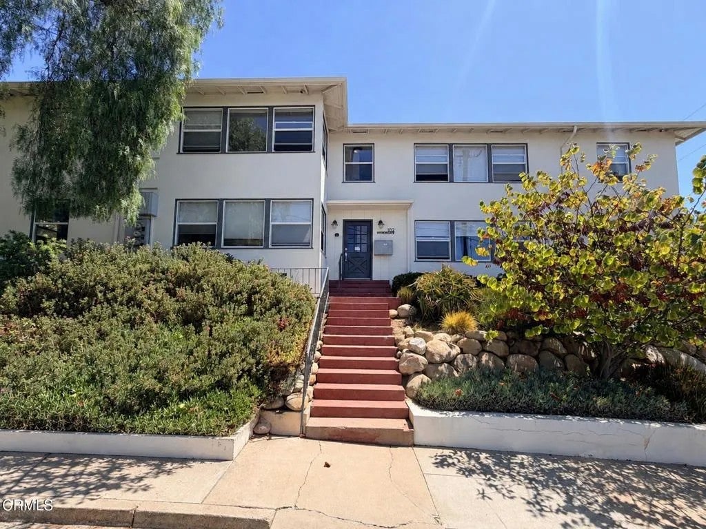 Photo of 102 N Kalorama Street #1, Ventura, CA 93001 (MLS # V1-38488)