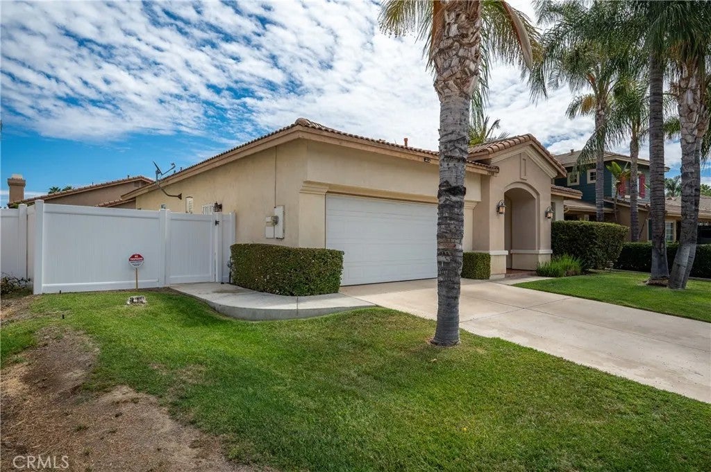 Photo of 29588 Cambridge Drive, Menifee, CA 92584 (MLS # SW26095837)