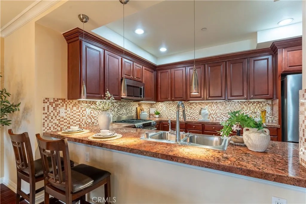 4533 Vista Del Monte Avenue 201