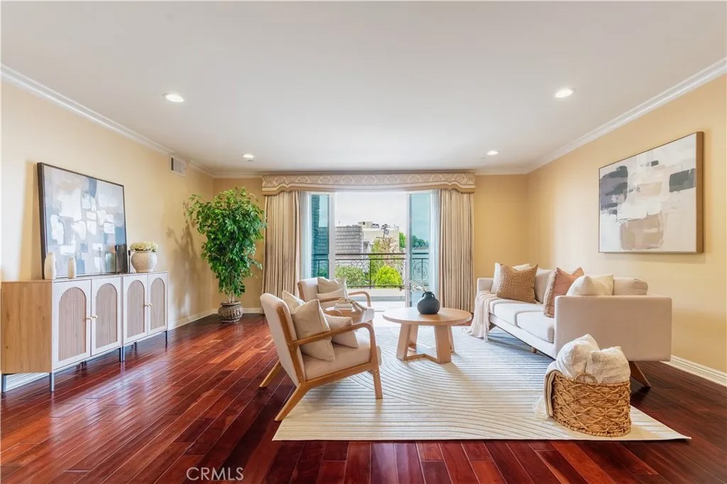 4533 Vista Del Monte Avenue 201
