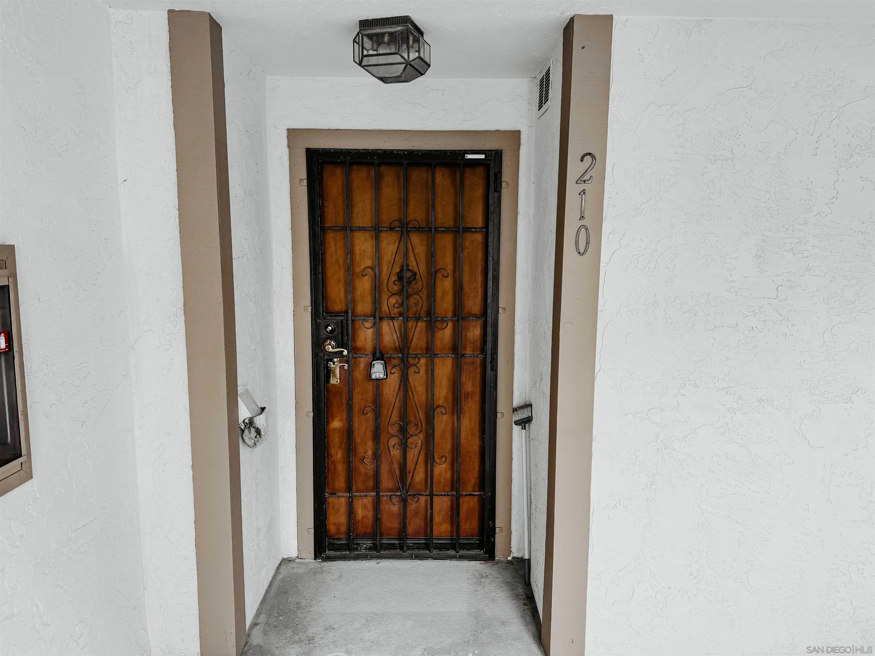 3098 Rue Dorleans 210