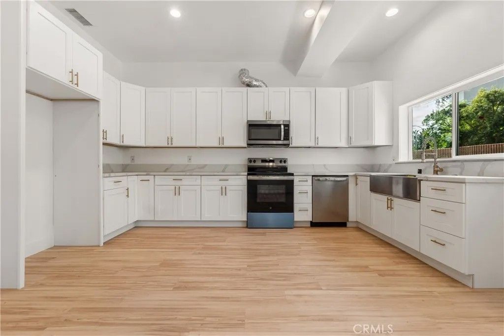 Photo of 21312 Western Ave, Torrance, CA 90501 (MLS # DW25238602)