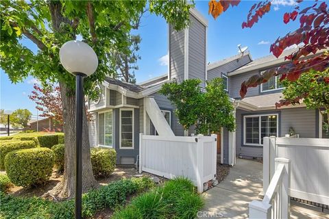 Photo of 326 Monroe Court, Azusa, CA 91702 (MLS # AR26118723)