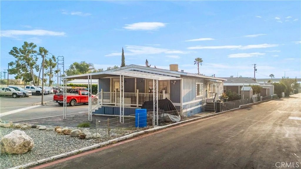 Photo of 12401 Filmore St #641, Sylmar, CA 91342 (MLS # SR26021345)