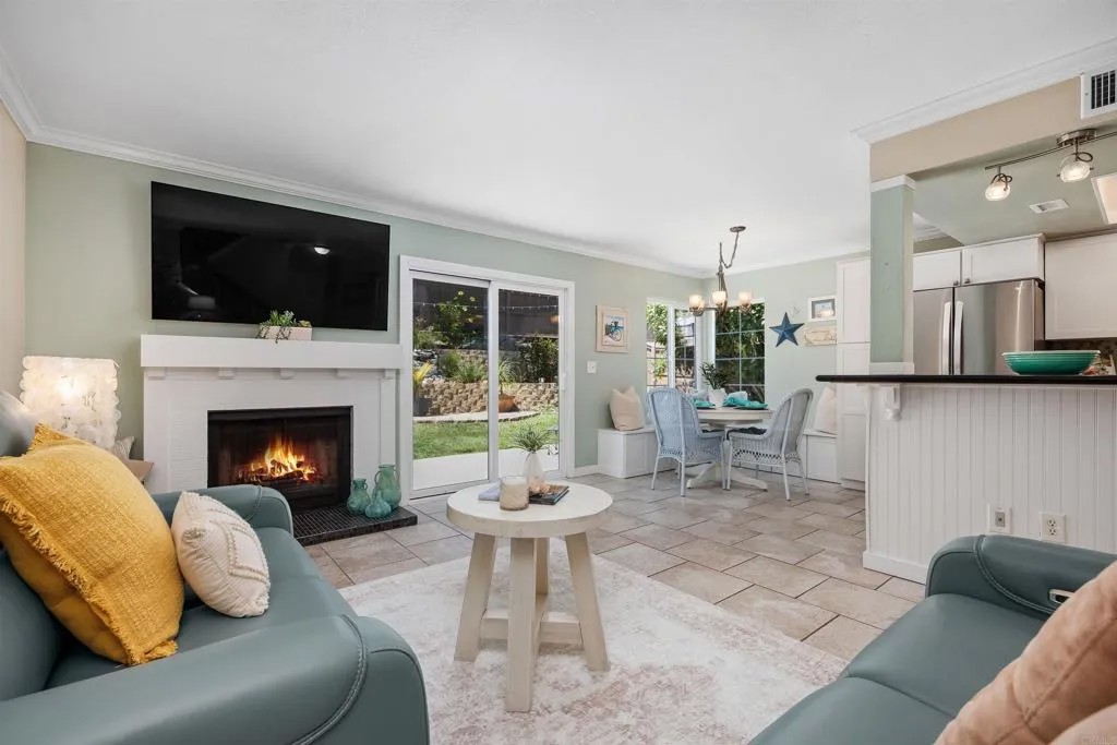 2984 Lexington Cir