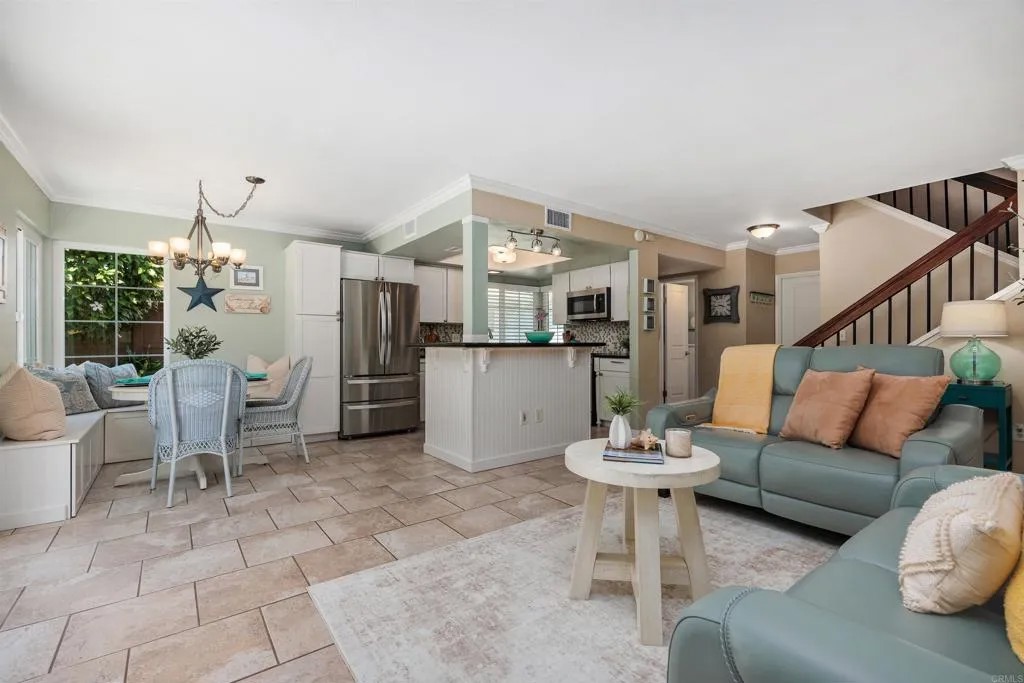 2984 Lexington Cir
