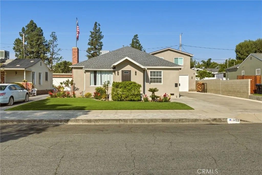 Photo of 1451 N Catalina St, Burbank, CA 91505 (MLS # SR26076497)