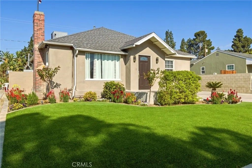 Photo of 1451 N Catalina St, Burbank, CA 91505 (MLS # SR26076497)