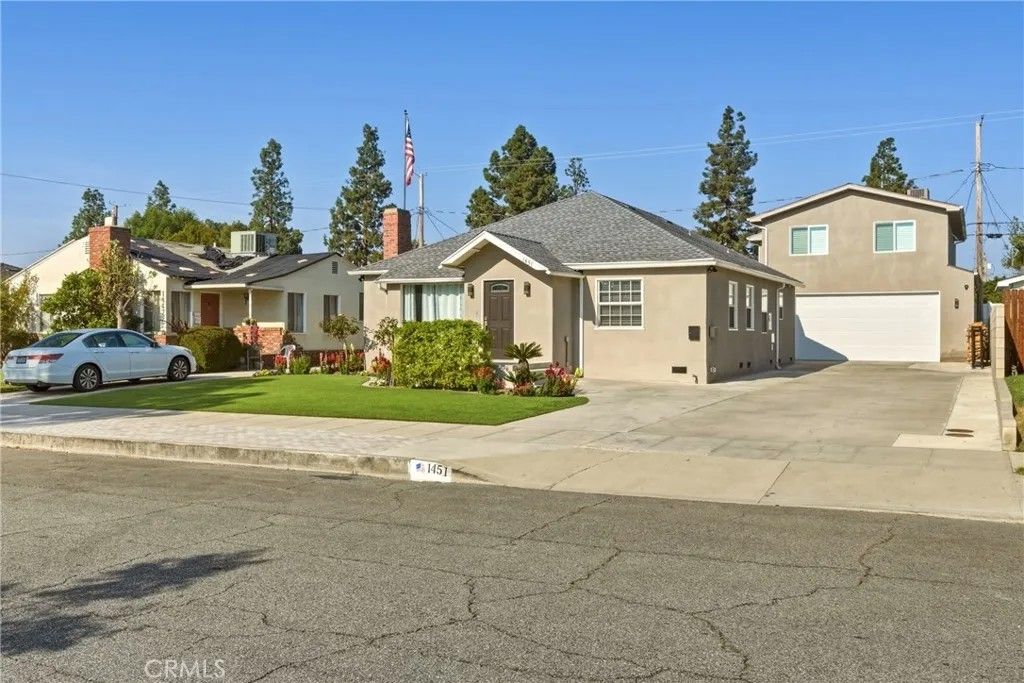 Photo of 1451 N Catalina St, Burbank, CA 91505 (MLS # SR26076497)