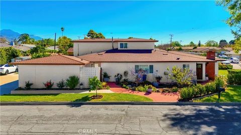 Photo of 315 E Juanita Ave, Glendora, CA 91740 (MLS # OC26055780)
