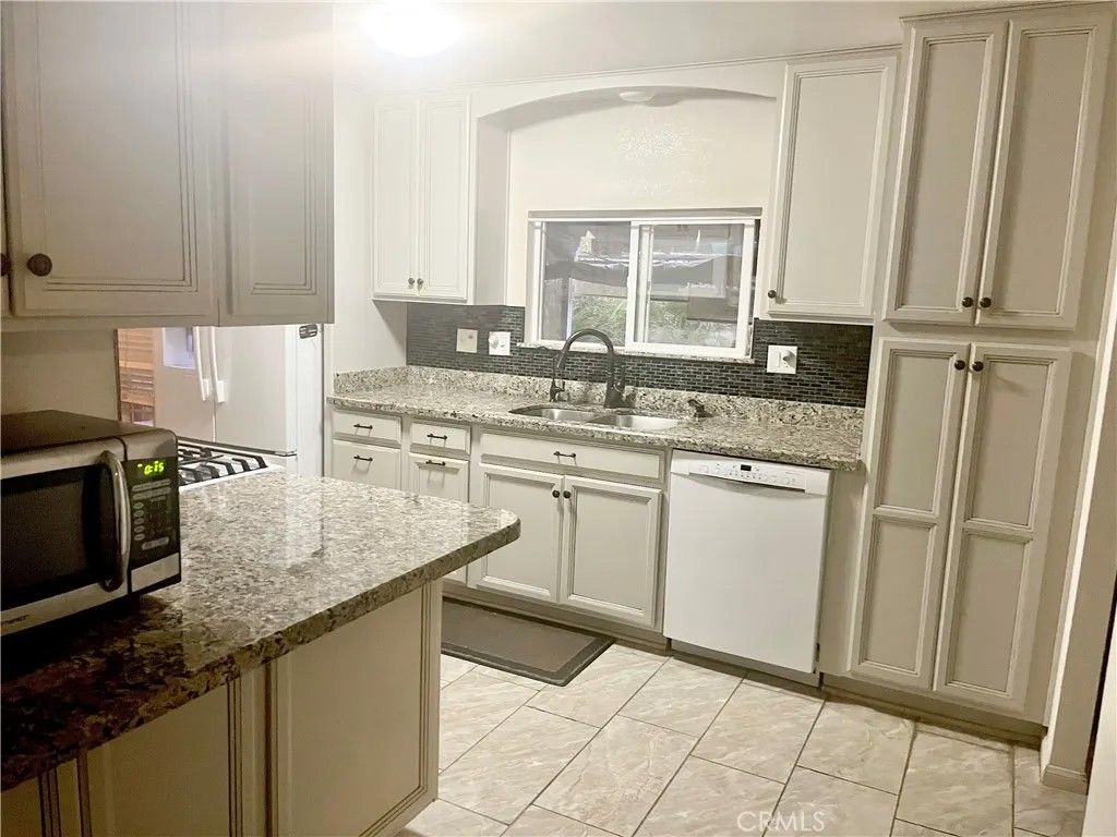 Photo of 30865 Allen Avenue, Homeland, CA 92548 (MLS # IV25281402)