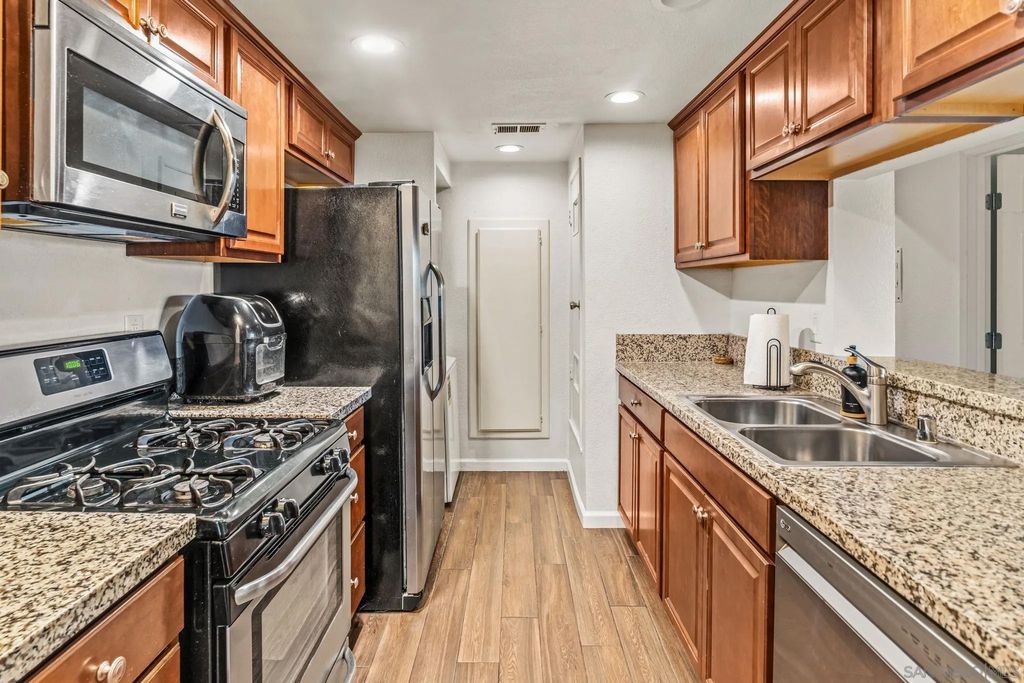 Photo of 795 Brookstone Rd #101, Chula Vista, CA 91913 (MLS # 260008574)