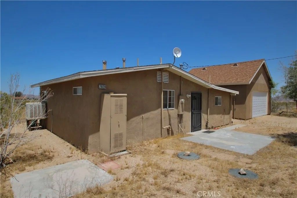Photo of 2029 Wamego Trl, Landers, CA 92285 (MLS # JT26013268)
