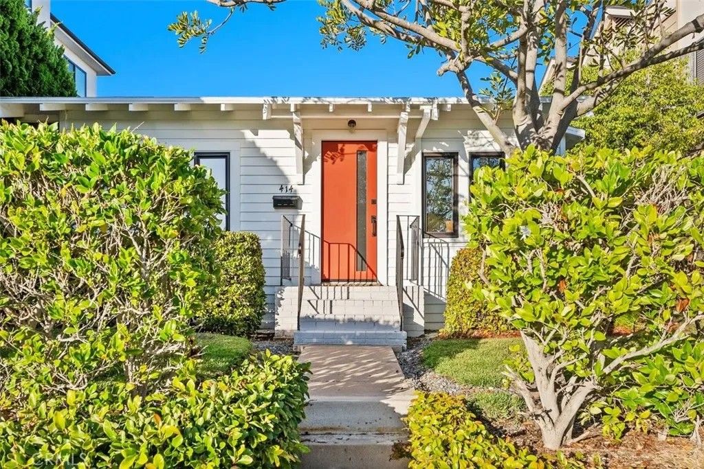 Photo of 414 Cypress Dr, Laguna Beach, CA 92651 (MLS # OC25267907)