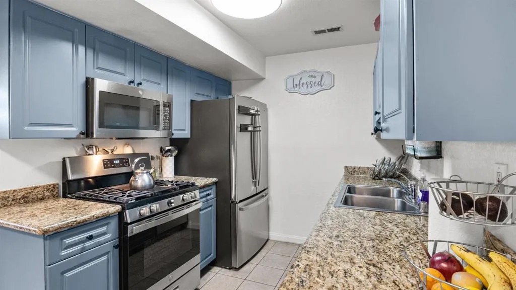 240 W Lincoln Ave 39