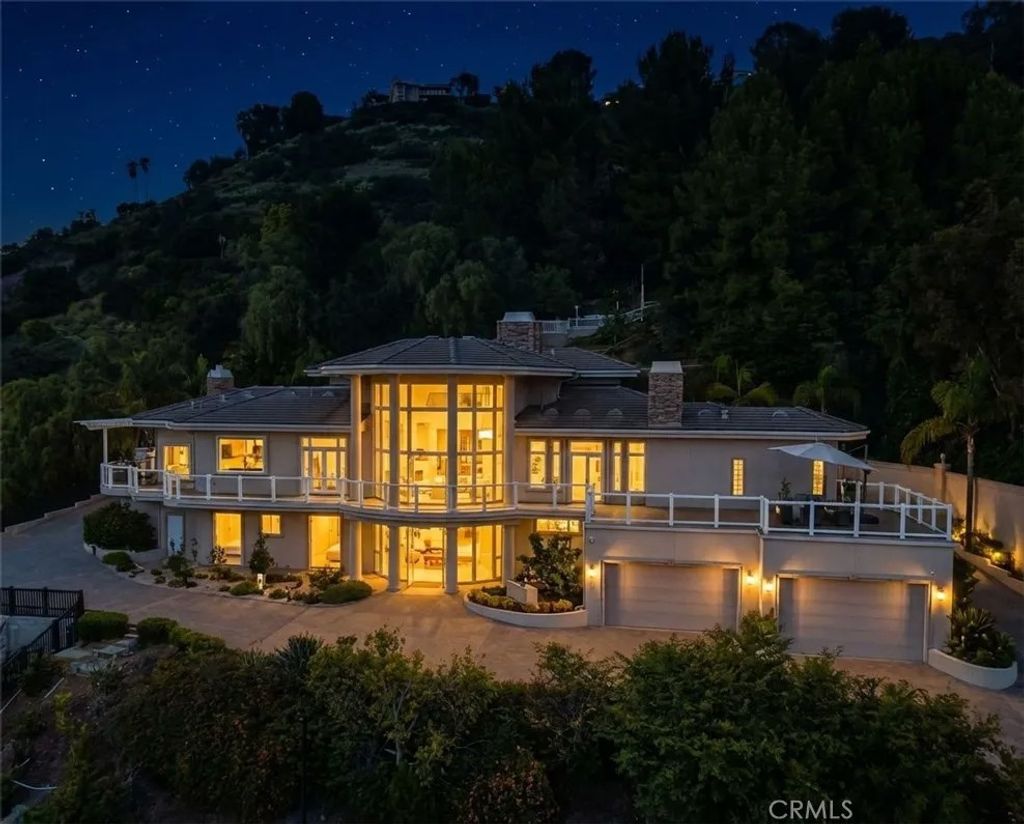 Photo of 10322 Saint Charles Way, North Tustin, CA 92705 (MLS # PW26002377)