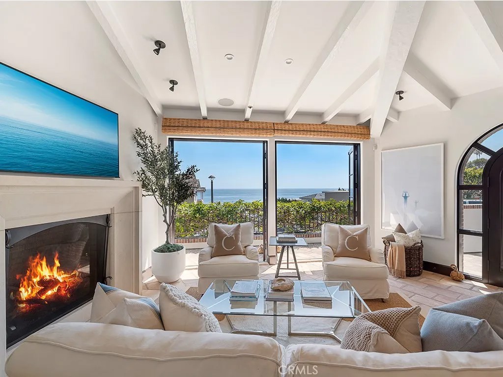 1292 Cliff Drive