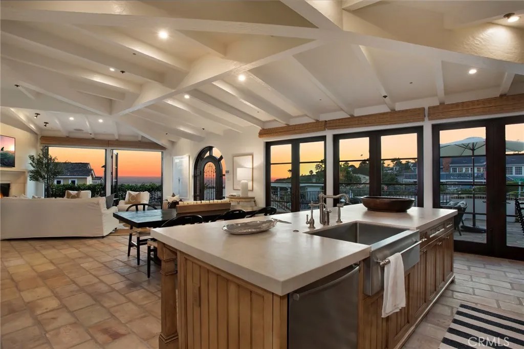 1292 Cliff Drive