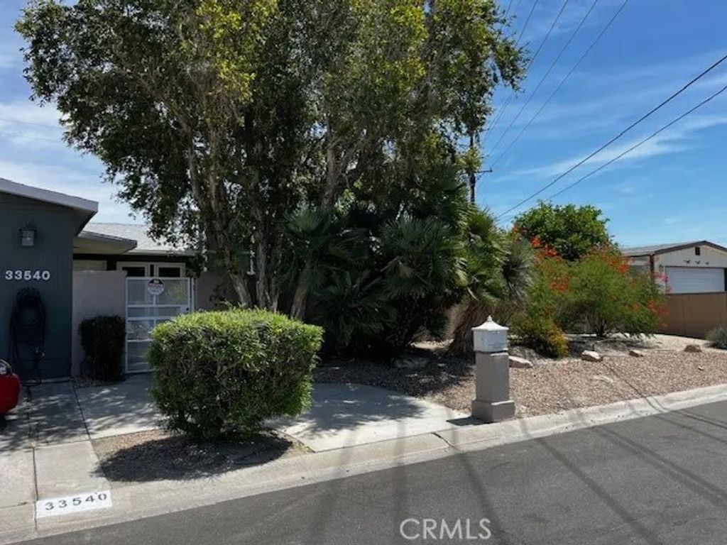Photo of 33540 Barcelona Dr, Thousand Palms, CA 92276 (MLS # SW26082516)