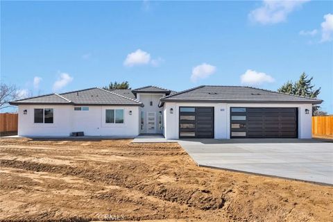 Photo of 10704 11th Ave, Hesperia, CA 92345 (MLS # HD26046063)