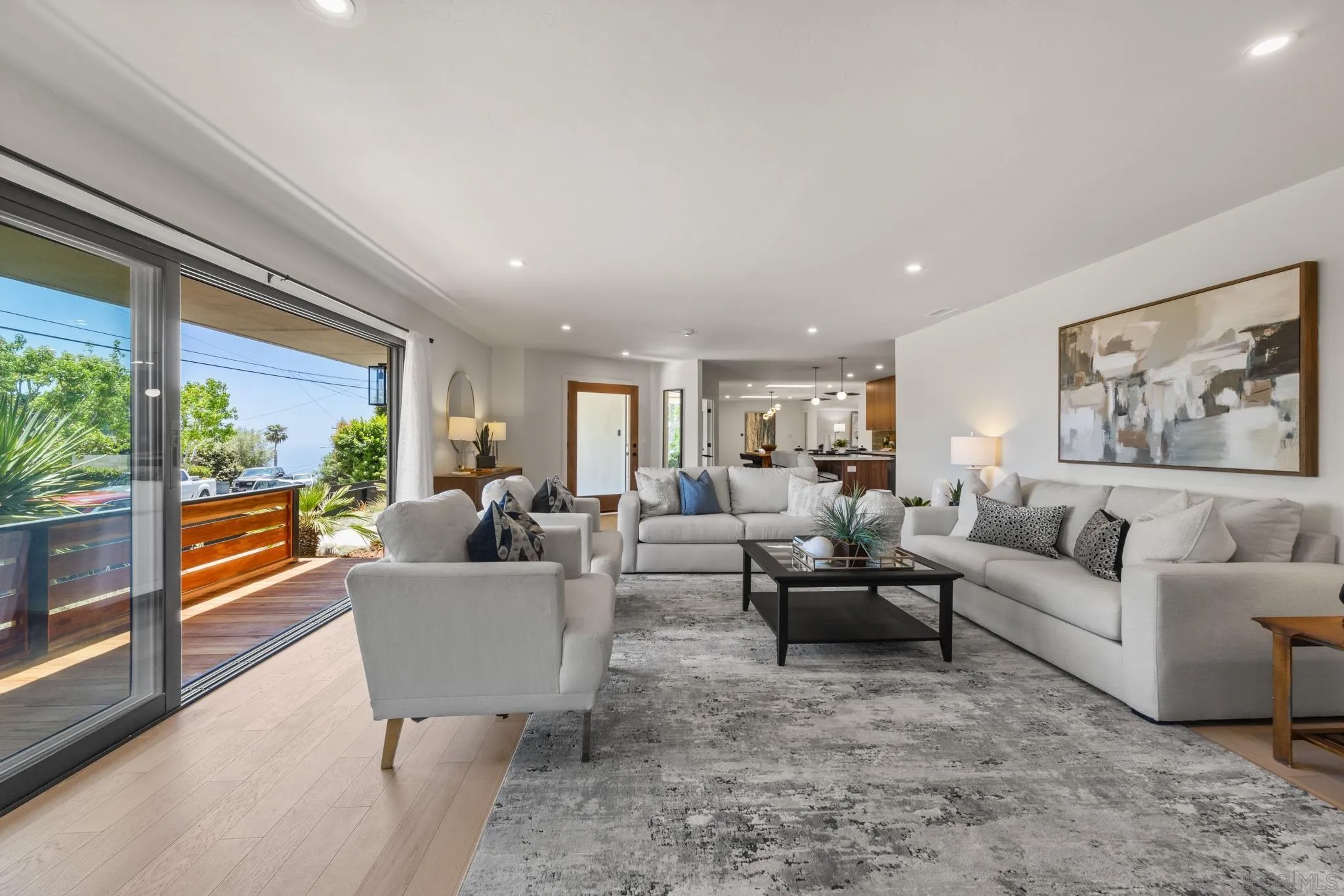 896 La Jolla Rancho Road