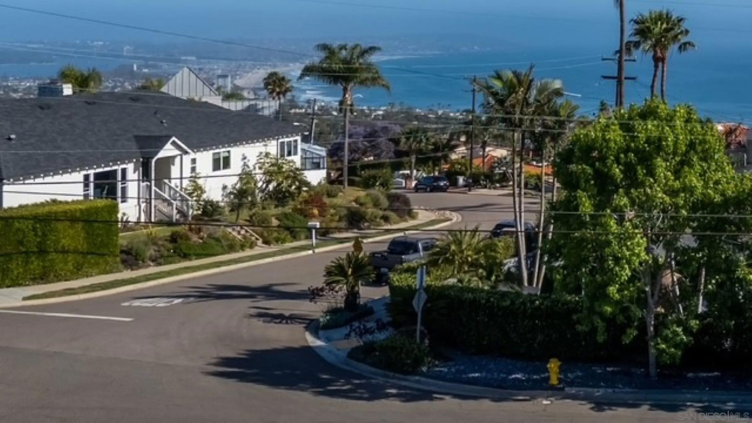 896 La Jolla Rancho Road