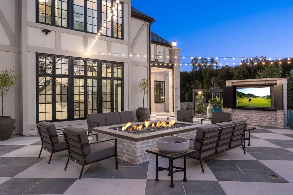 Photo of 16770 Via De Los Rosales, Rancho Santa Fe, CA 92067 (MLS # 250035300)