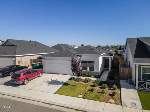 Photo of 9627 Maple Terrace Lane, Shafter, CA 93263 (MLS # V1-36993)
