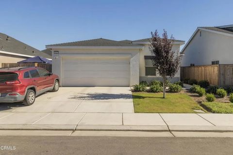 Photo of 9627 Maple Terrace Lane, Shafter, CA 93263 (MLS # V1-36993)