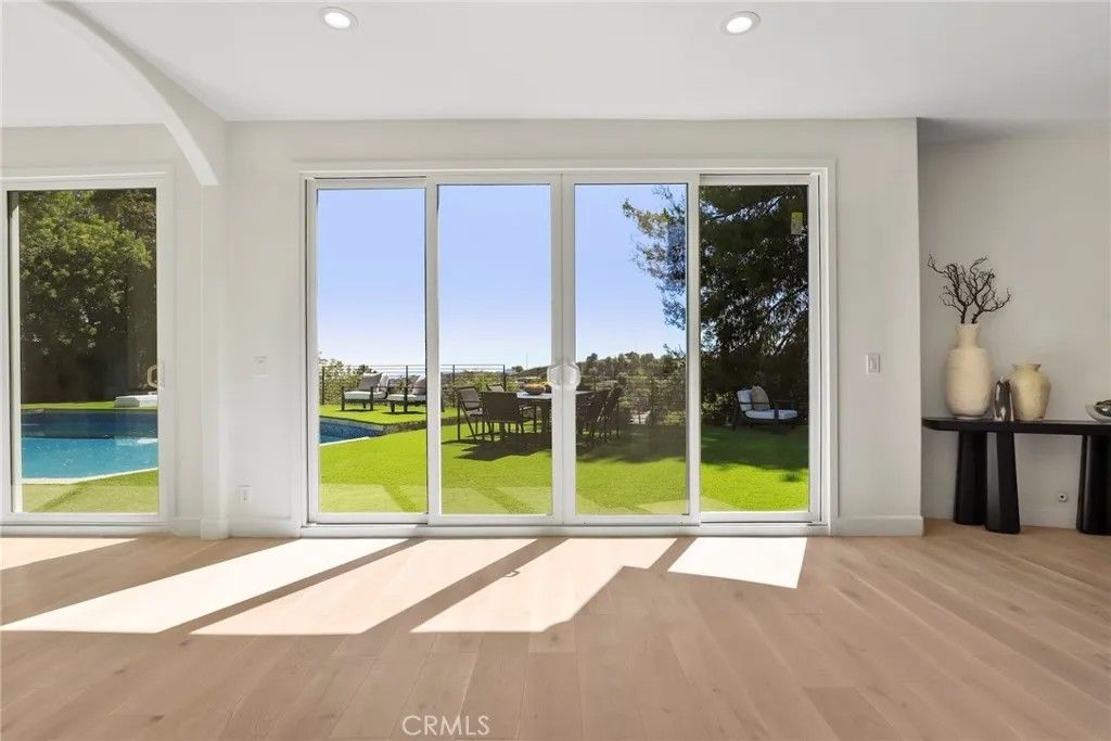 Photo of 4406 Medley, Encino, CA 91316 (MLS # SR26006691)