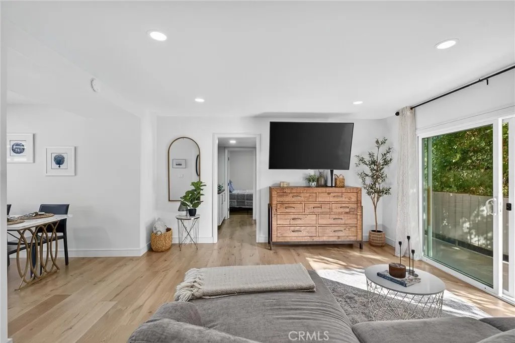 14903 S Normandie 204