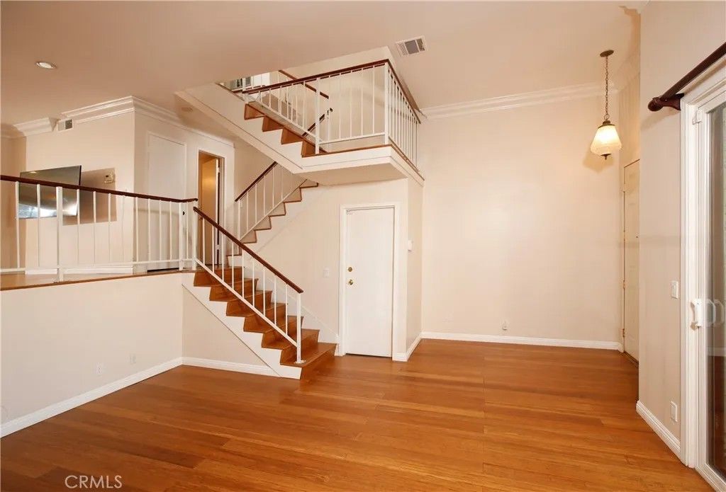 Photo of 400 W Riverside Drive #2, Burbank, CA 91506 (MLS # SR25268430)