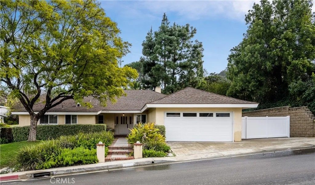 Photo of 3150 Dona Maria Drive, Studio City, CA 91604 (MLS # SR25219309)
