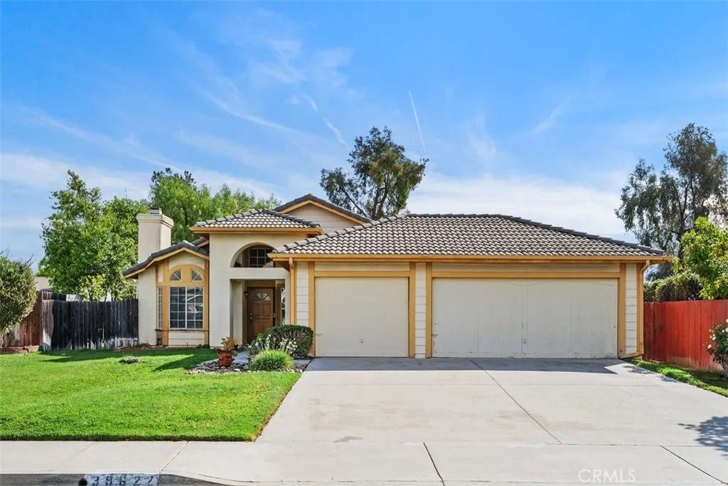 Photo of 39622 Cedarwood Dr, Murrieta, CA 92563 (MLS # SW26069123)