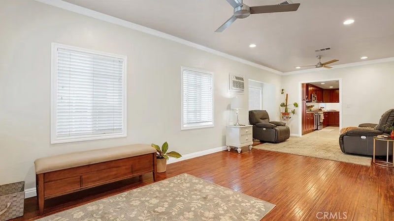 944 W Sepulveda Street